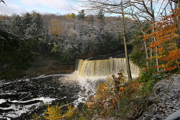 Upper Tahquamenon falls
